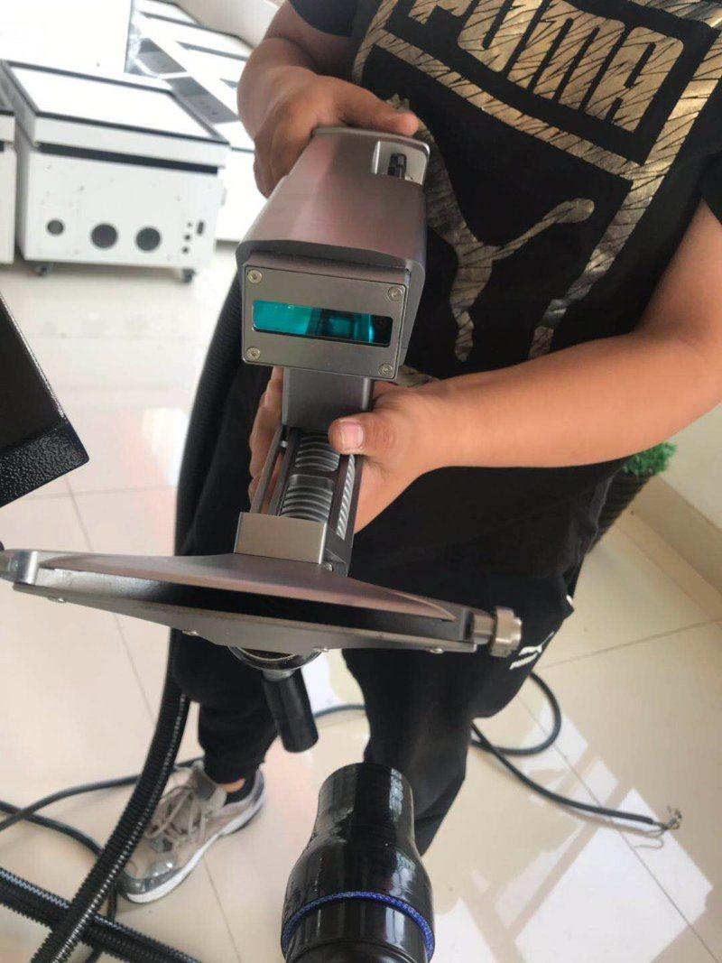 Portable 100W Laser Clean Machine 100W for De-Rusting Metal Refurbishing Mobile Clearing & Marking Stone Cleaning