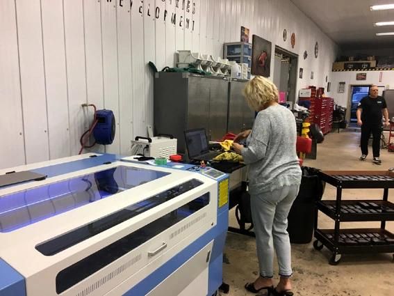 Flc1390 CNC Laser Cutting Equipment on Selling