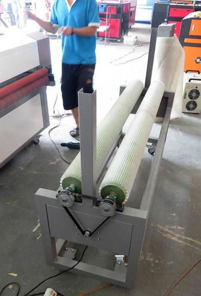Professional Fabric Garment Laser Cutting Machine Auto Feeding