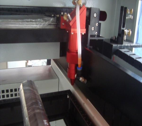 Practical Type Laser Engraving and Cutting Machine Rj1612