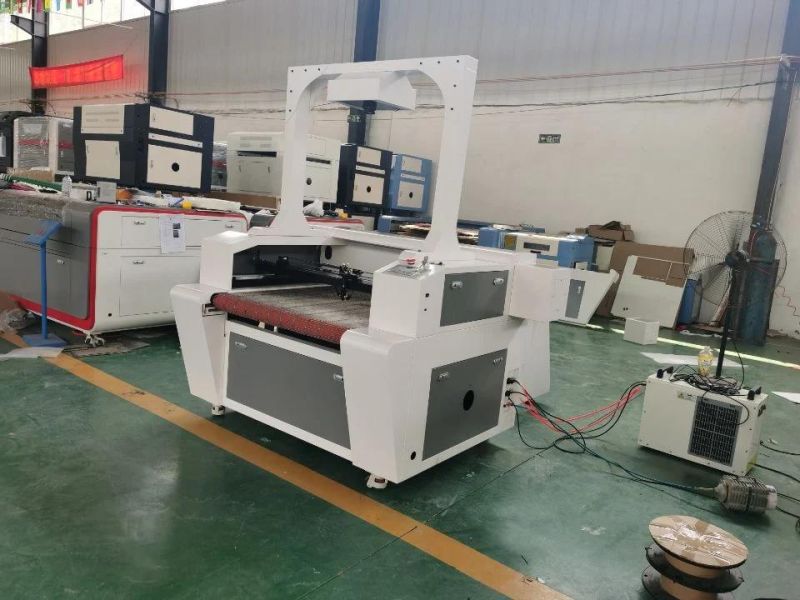 Dual Heads CO2 Laser Cutting Machine with Auto Feeding System for Fabric Fiberglass Garment Leather
