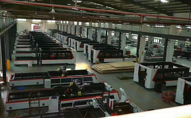 2018 CNC Metal Sheet 500W/1000W Fiber Laser Cutting Machine