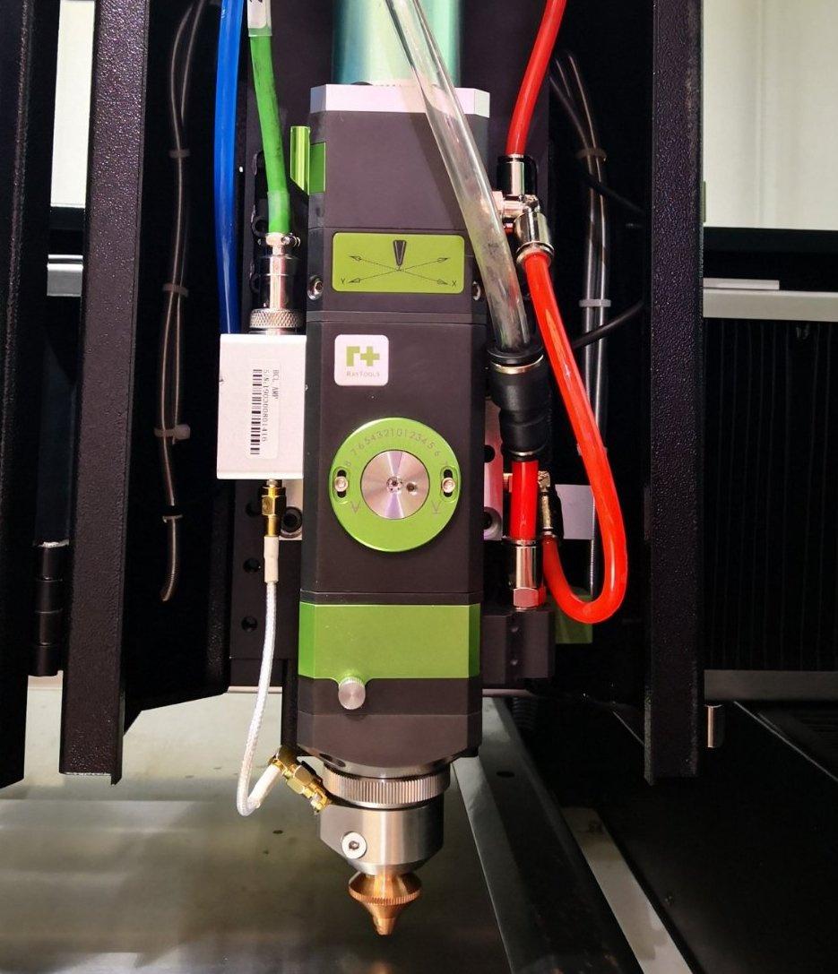 Enclosed Fiber Laser Cutting Machine Laser Metal Cutting Machine with Protection Cover